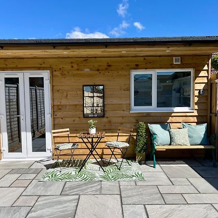 The Mudeford Gem Accommdation Крайстчърч Екстериор снимка